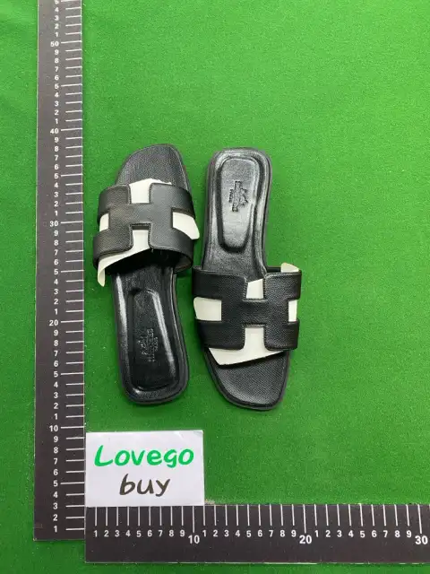 Minimalist Leather Sandals -3