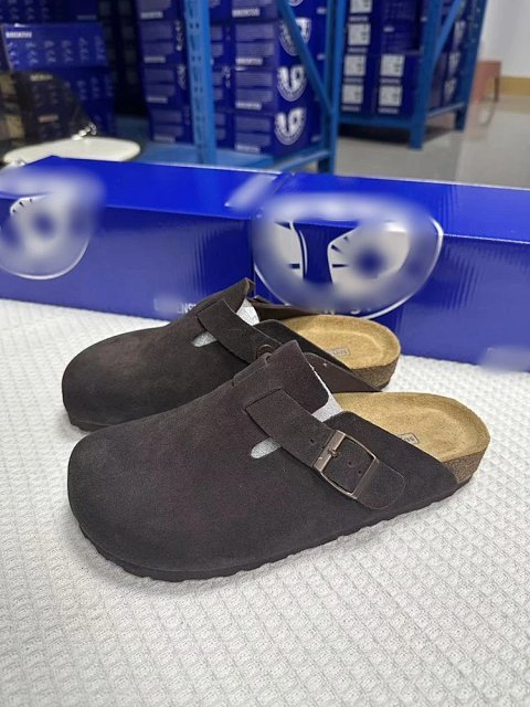 Closed-Toe Cork Clogs