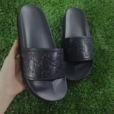 Versatile Fashion Slides 106