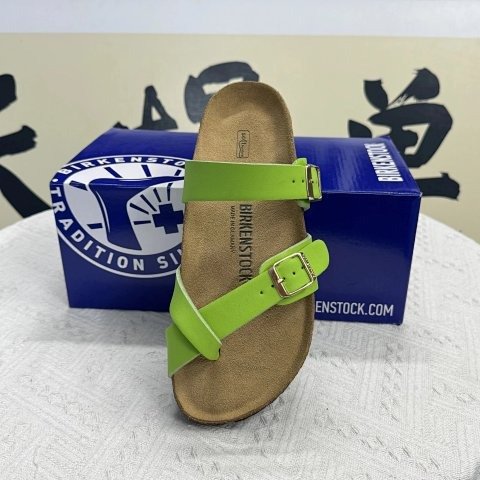 Leather Closed-Toe Couple Slid