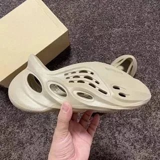 Lightweight Foam Clog Sandals