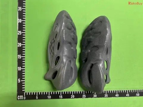 Lightweight Foam Clog Sandals -3