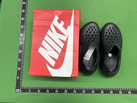 Closed-Toe Beach Clog Shoes -3