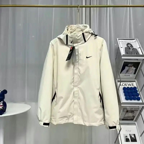 P-0072 Outdoor Travel Windbrea