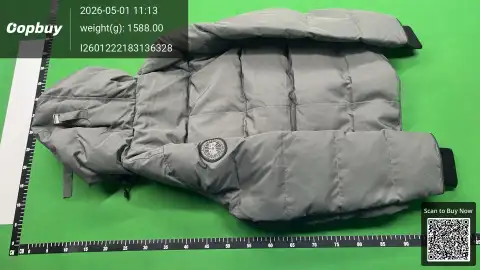 Classic Hooded Puffer Jacket -4