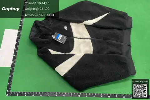 Premium Graphic Sweater -3