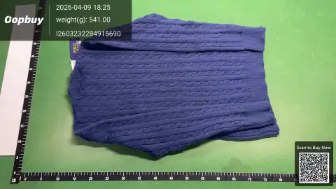 Cable-Knit Crewneck Sweater -2