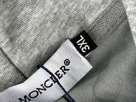 Classic Zip-Up Sweatshirt -2
