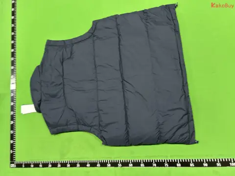 Two-Color Down Vest -3