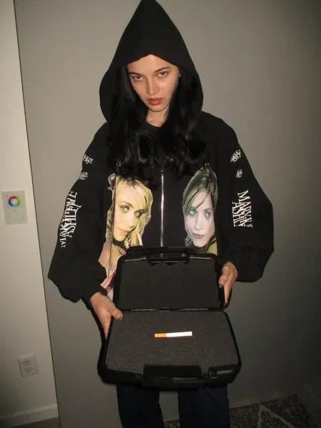 Heart-Hand Streetwear Zip Hood