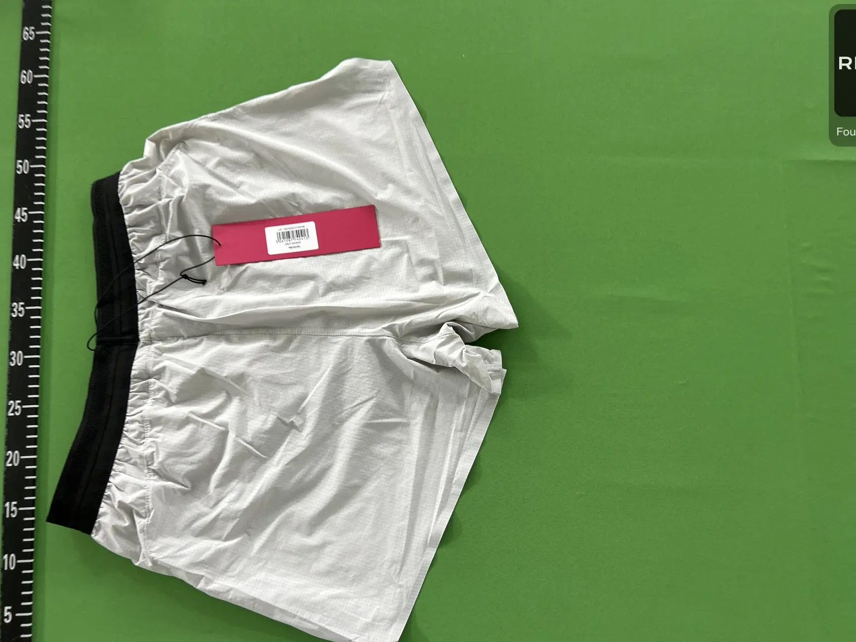 Split-Hem Sports Shorts -4