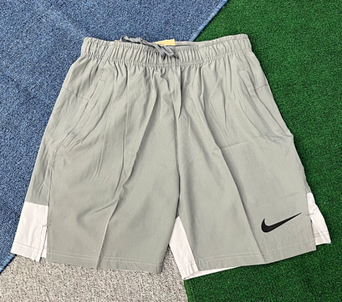 D975 Shorts