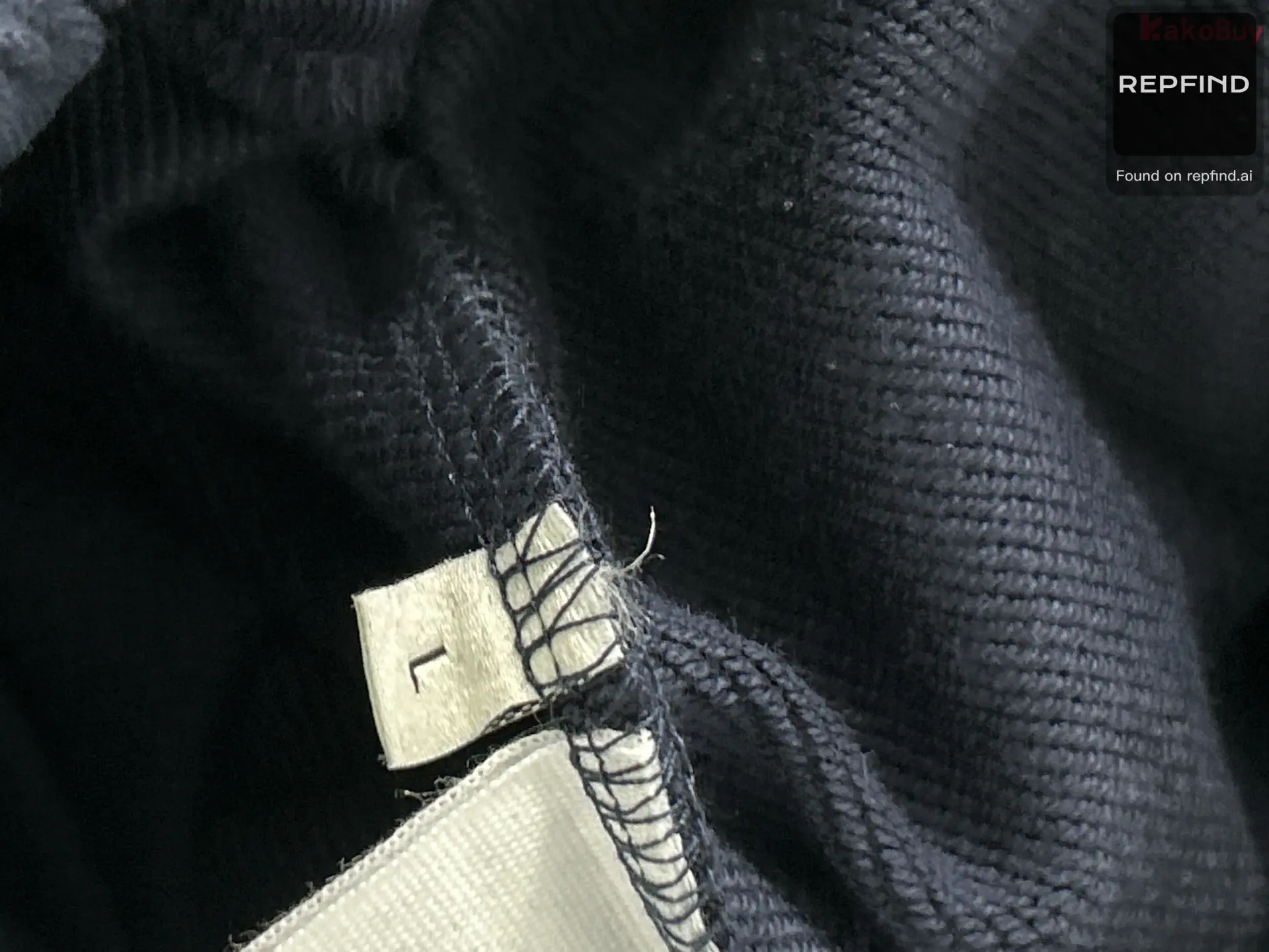 AM1 Heart Embroidered Shorts -5