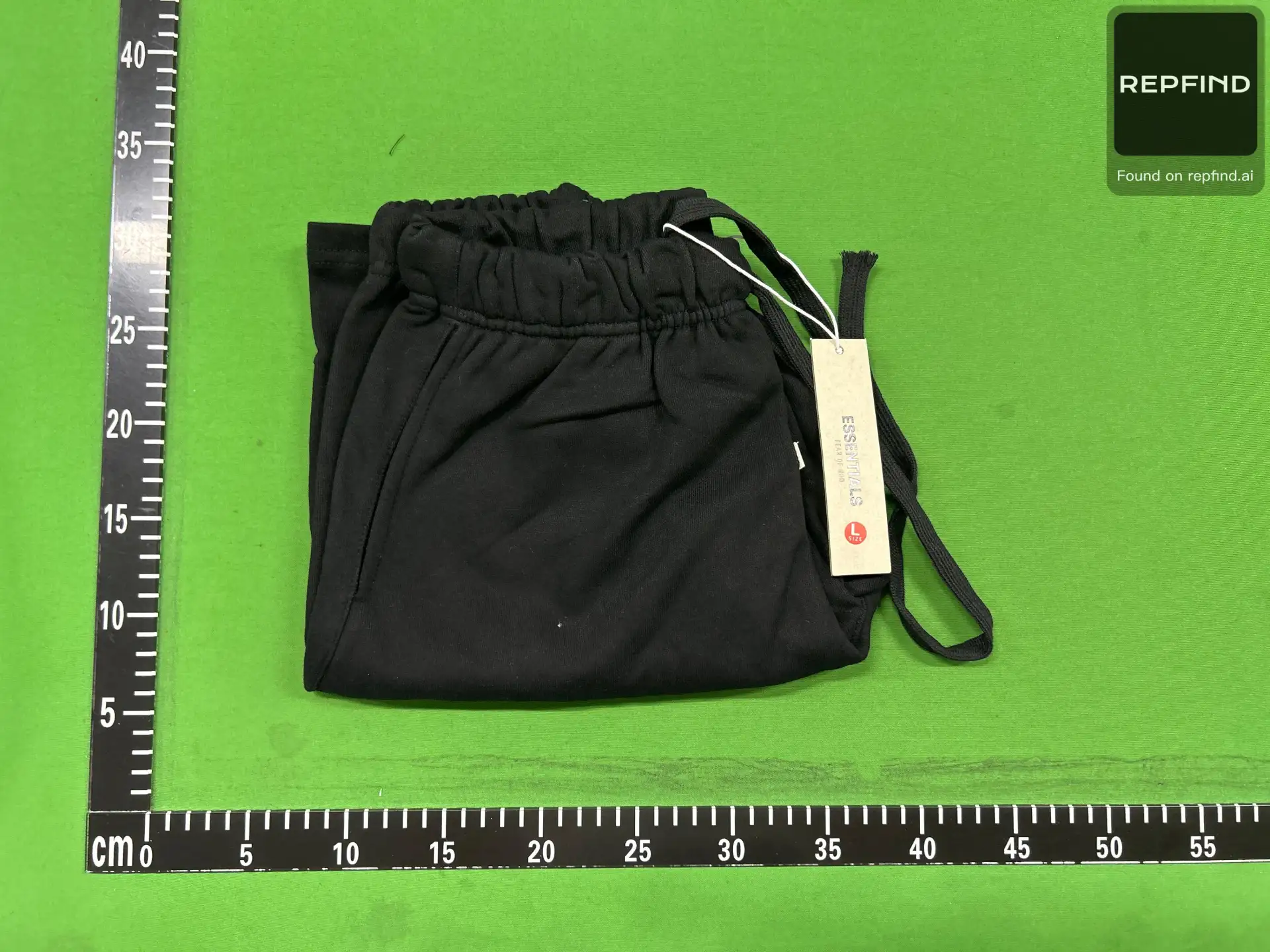 Reflective Quarter-Length Shorts -3