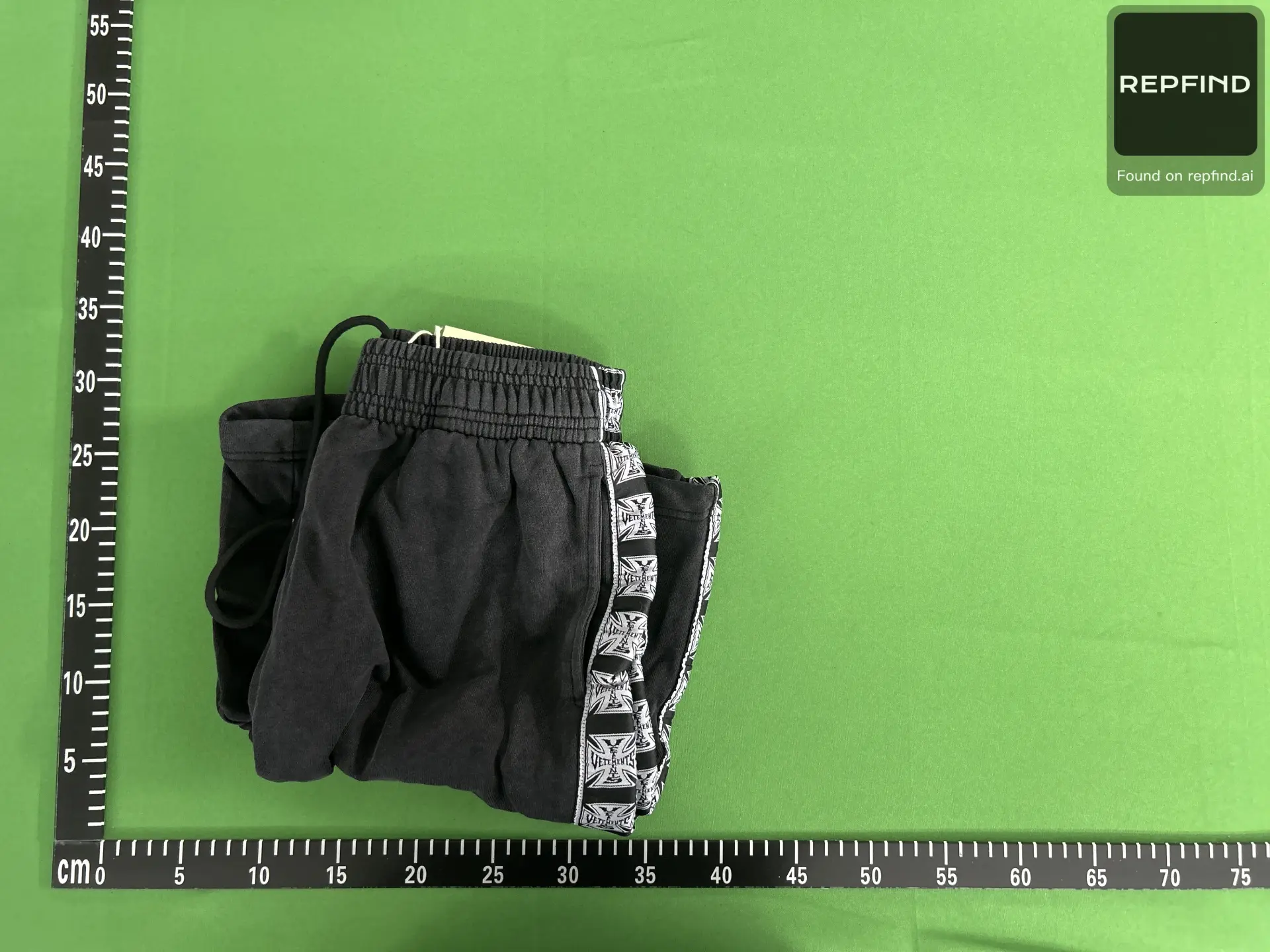 Logo Embroidered Casual Shorts -2