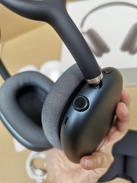 a,ir.po,d m.ax USB-C 2nd  meta