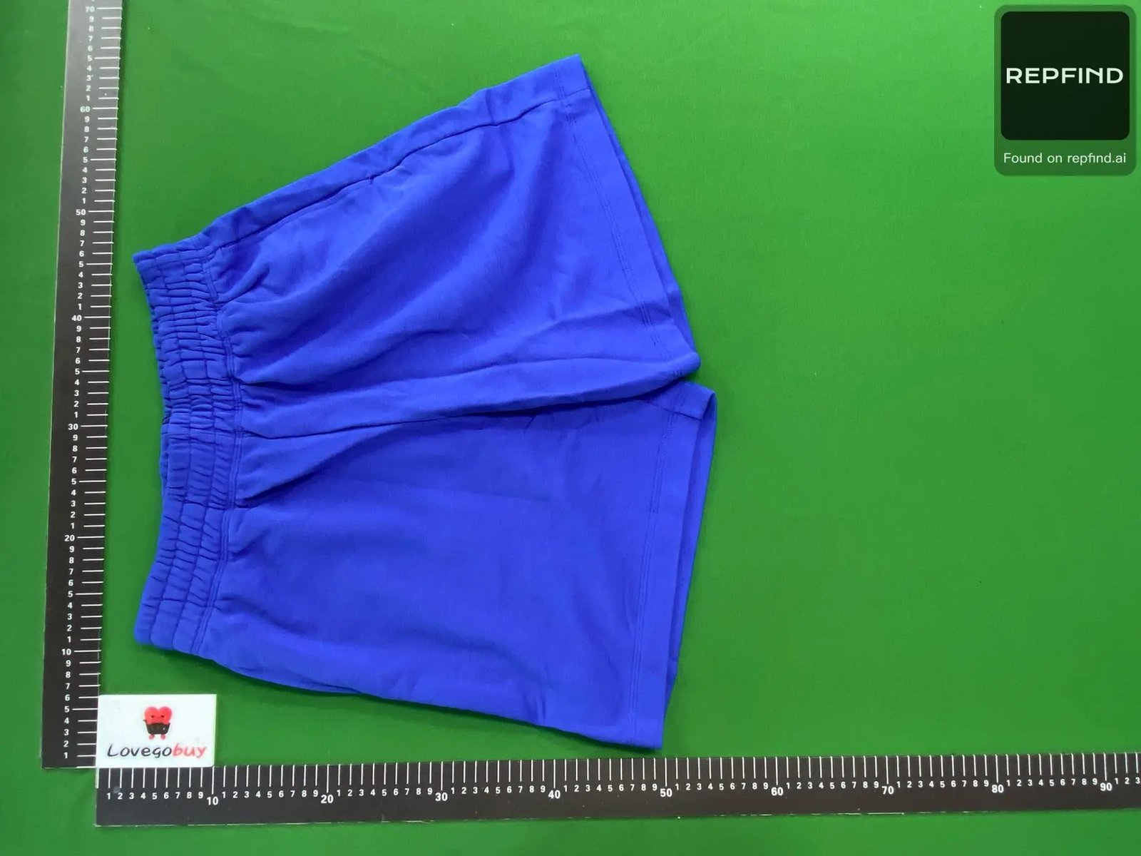 Classic BB Knee-Length Shorts with Back Pocket Appliqué -2