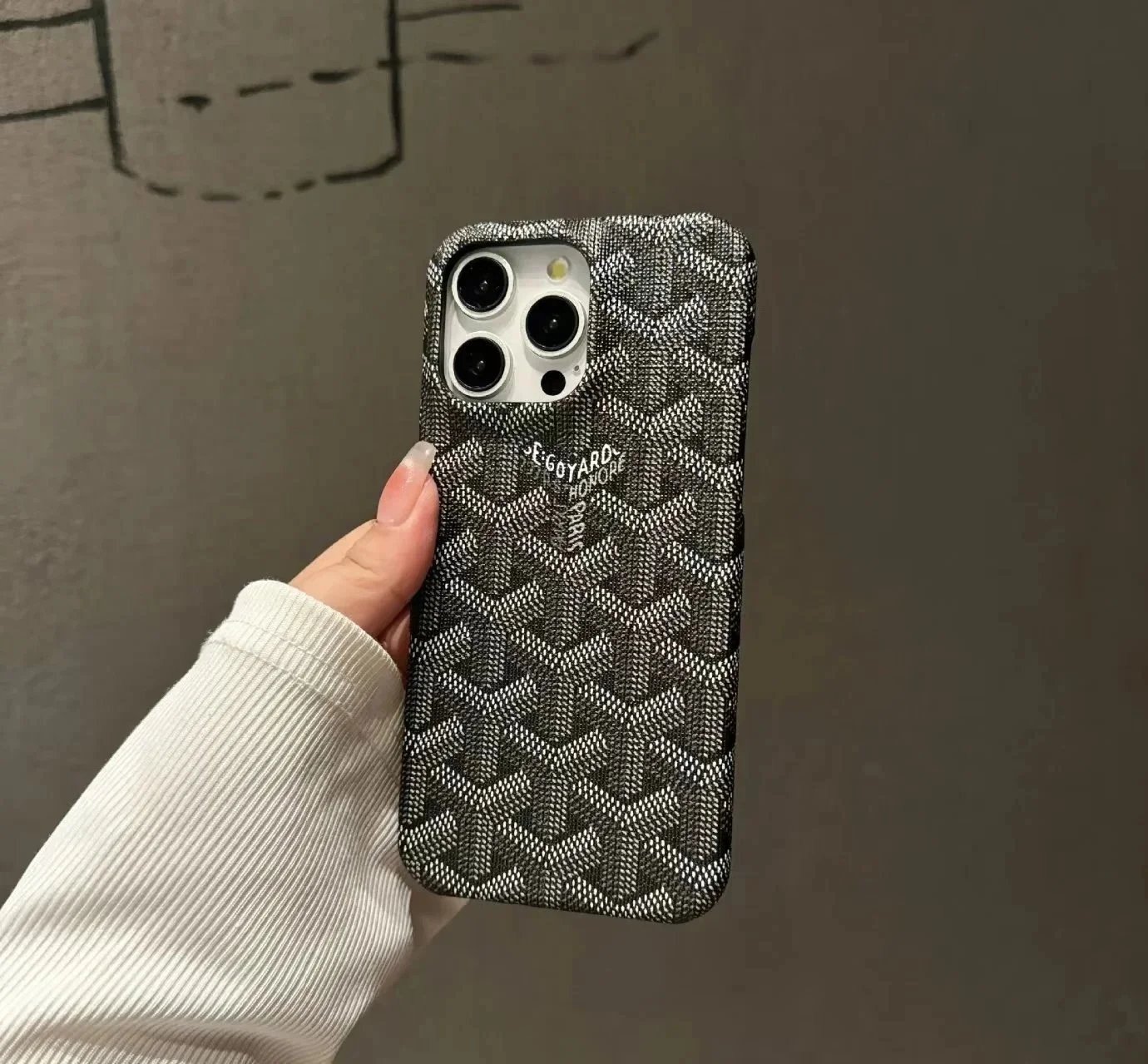 Trendy Phone Case 001 3