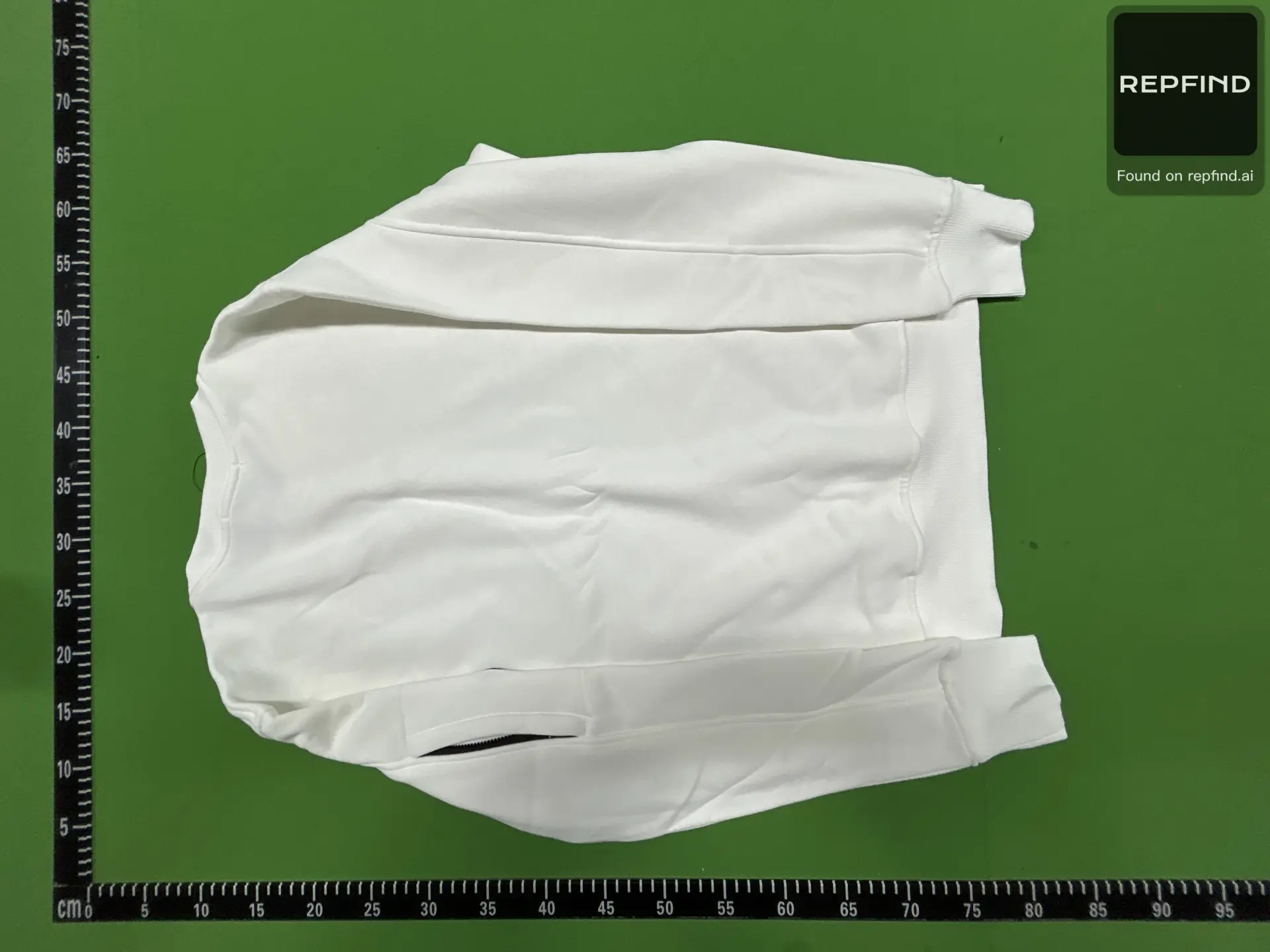 Casual Crewneck Sweatshirt with Sleeve Detail -3