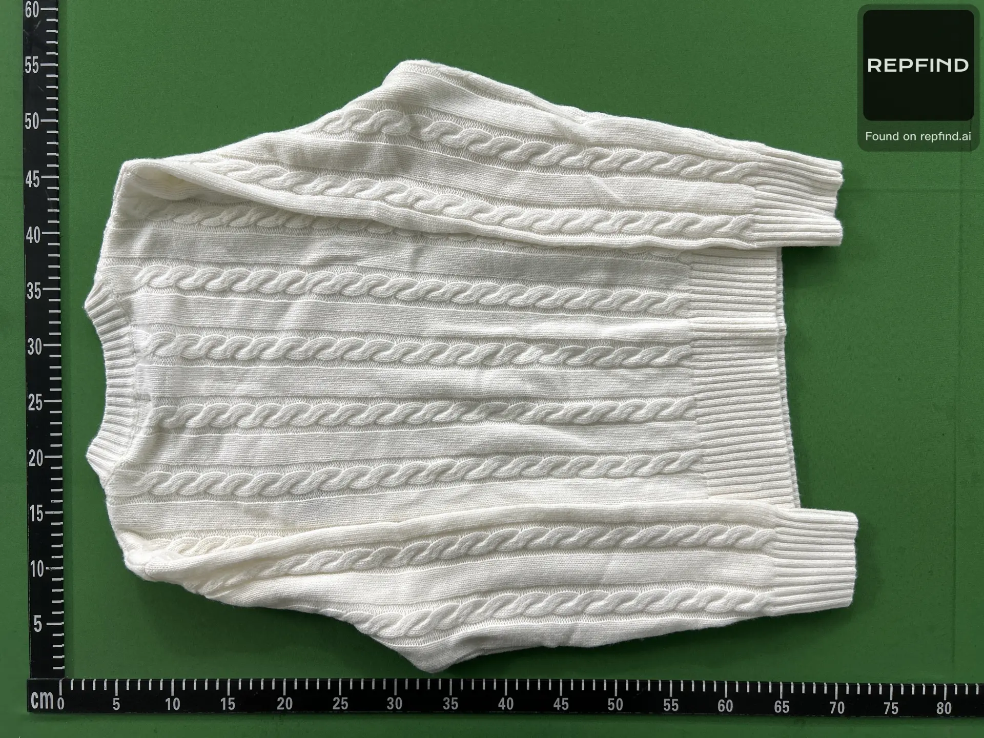 Cable-Knit Crewneck Sweater -2
