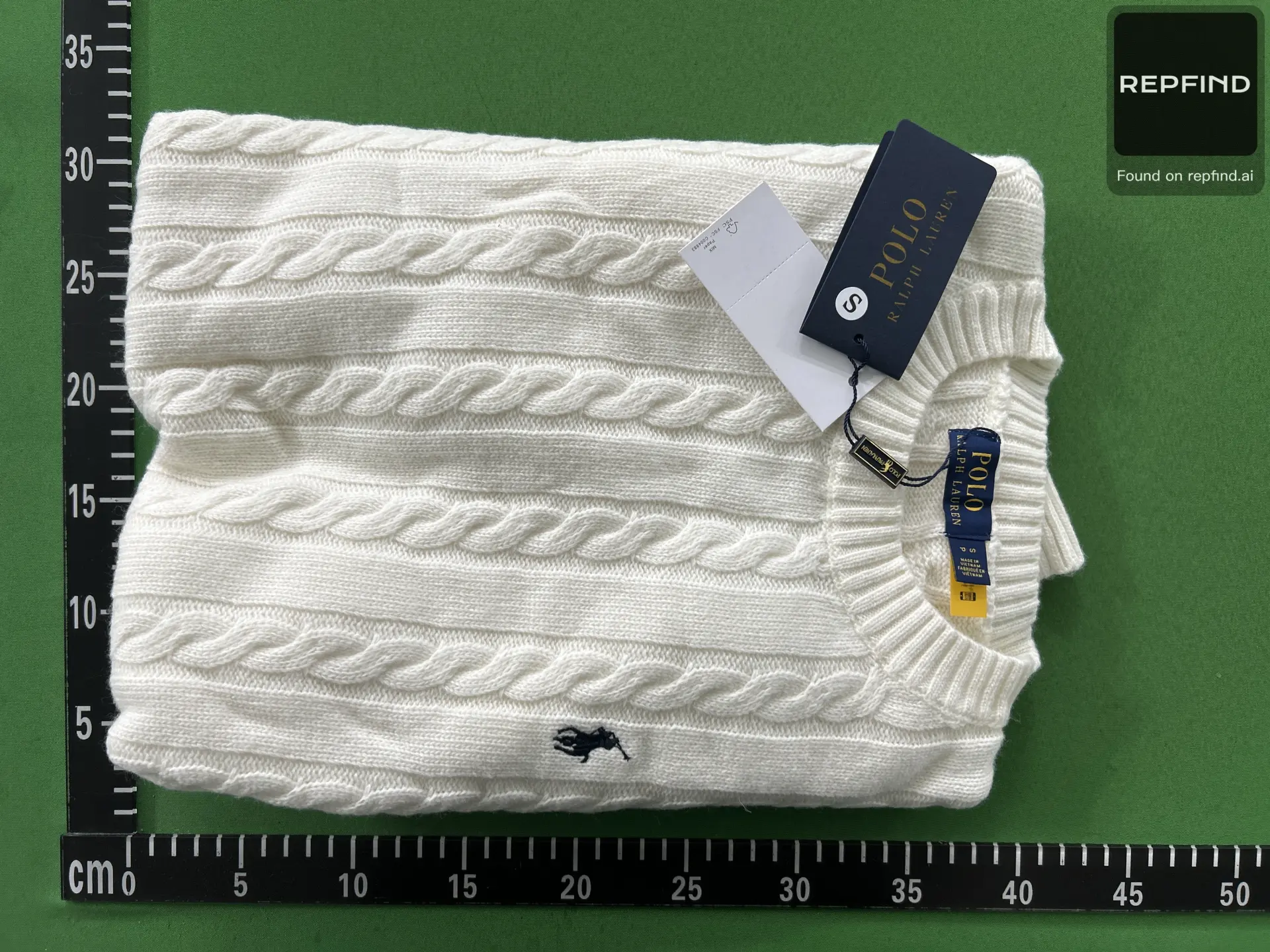 Cable-Knit Crewneck Sweater -4