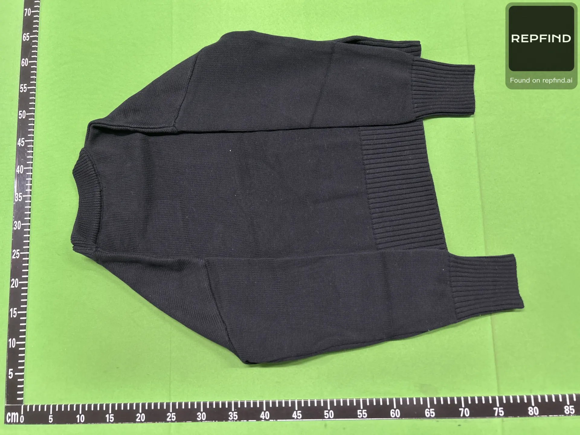 Heart Emblem Crewneck Knit Sweater -4