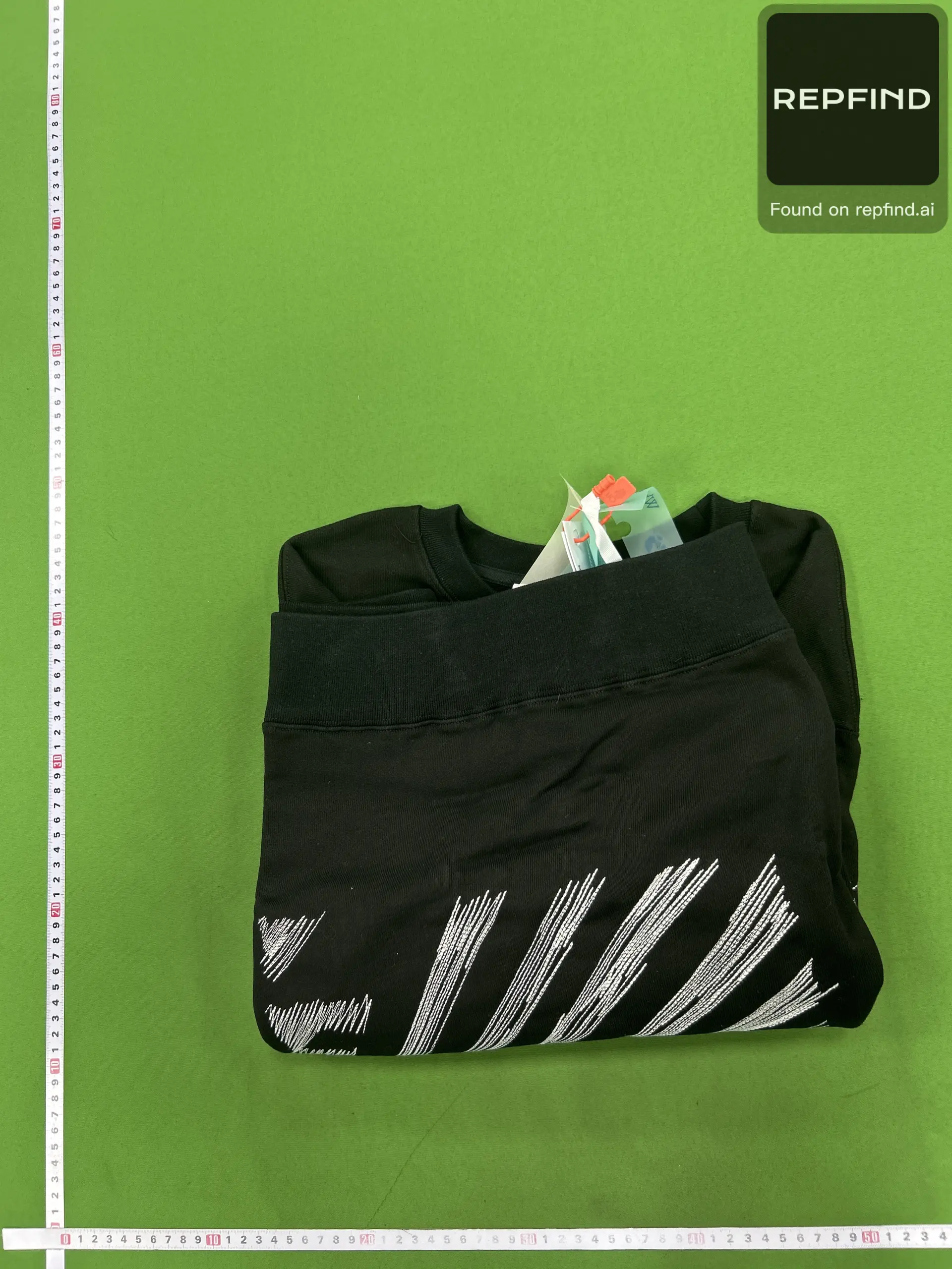 Arrow Graphic Crewneck Sweatshirt Collection -2