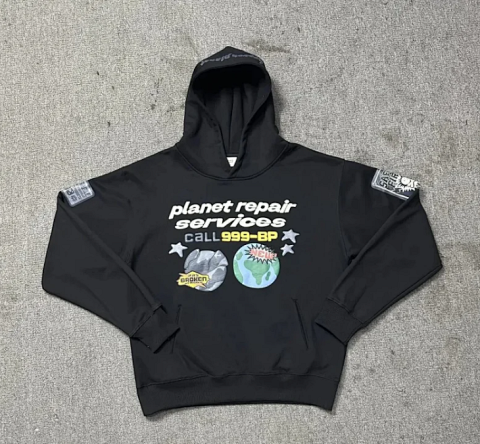 Skull Graphic Pullover Hoodie