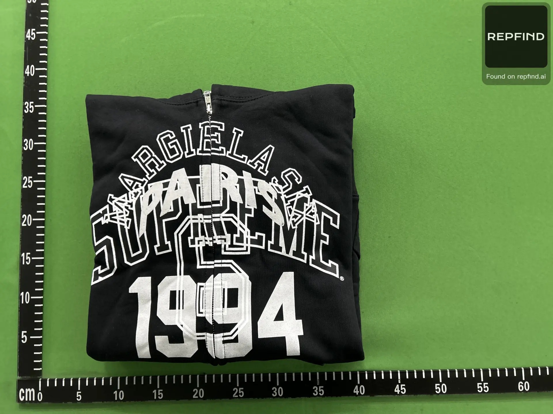 1994 Graphic Zip-Up Hoodie -3