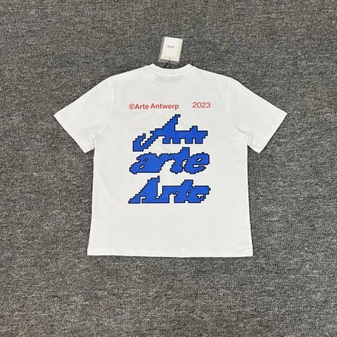 Arte Graphic T-Shirt