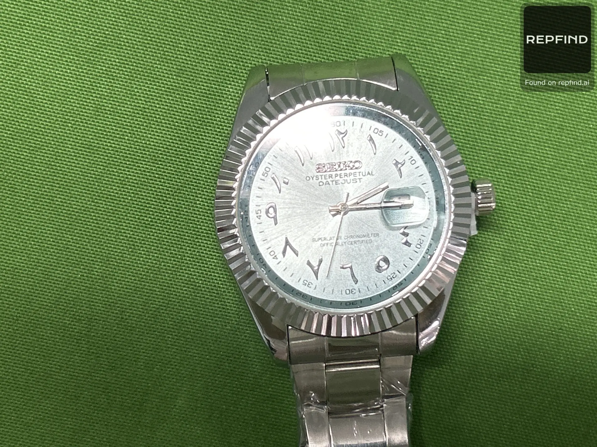 Fluted Bezel Calendar Quartz Watch -3