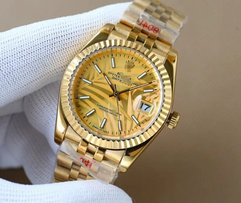 Gold Tone Fluted Bezel Watch
