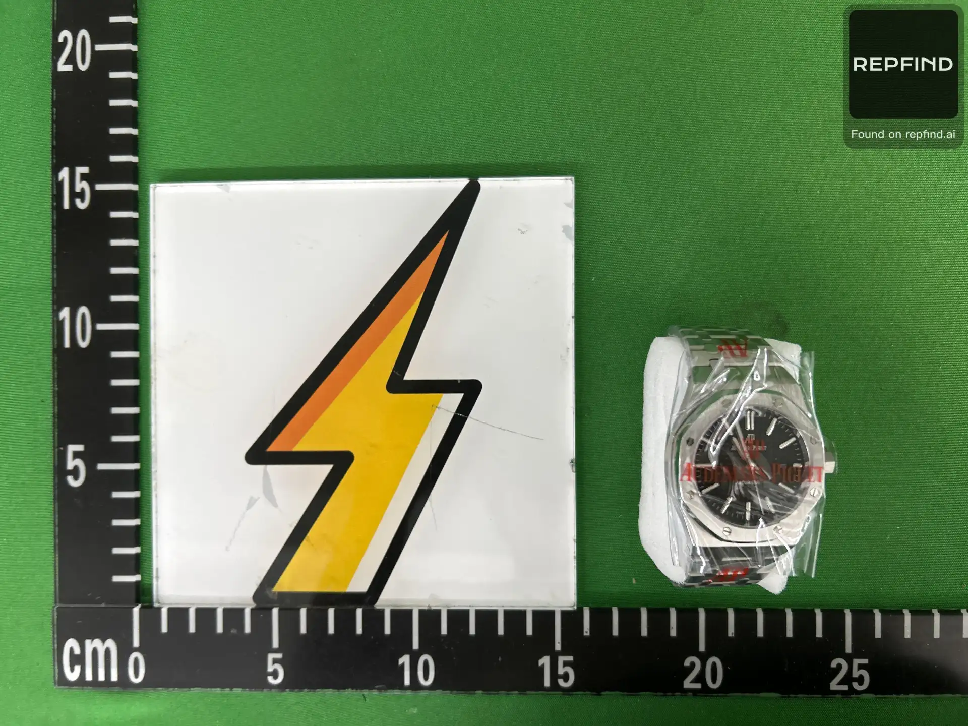 Octagonal Bezel Steel Bracelet Watch -3