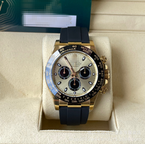 Rubber Strap Three Subdial Wat
