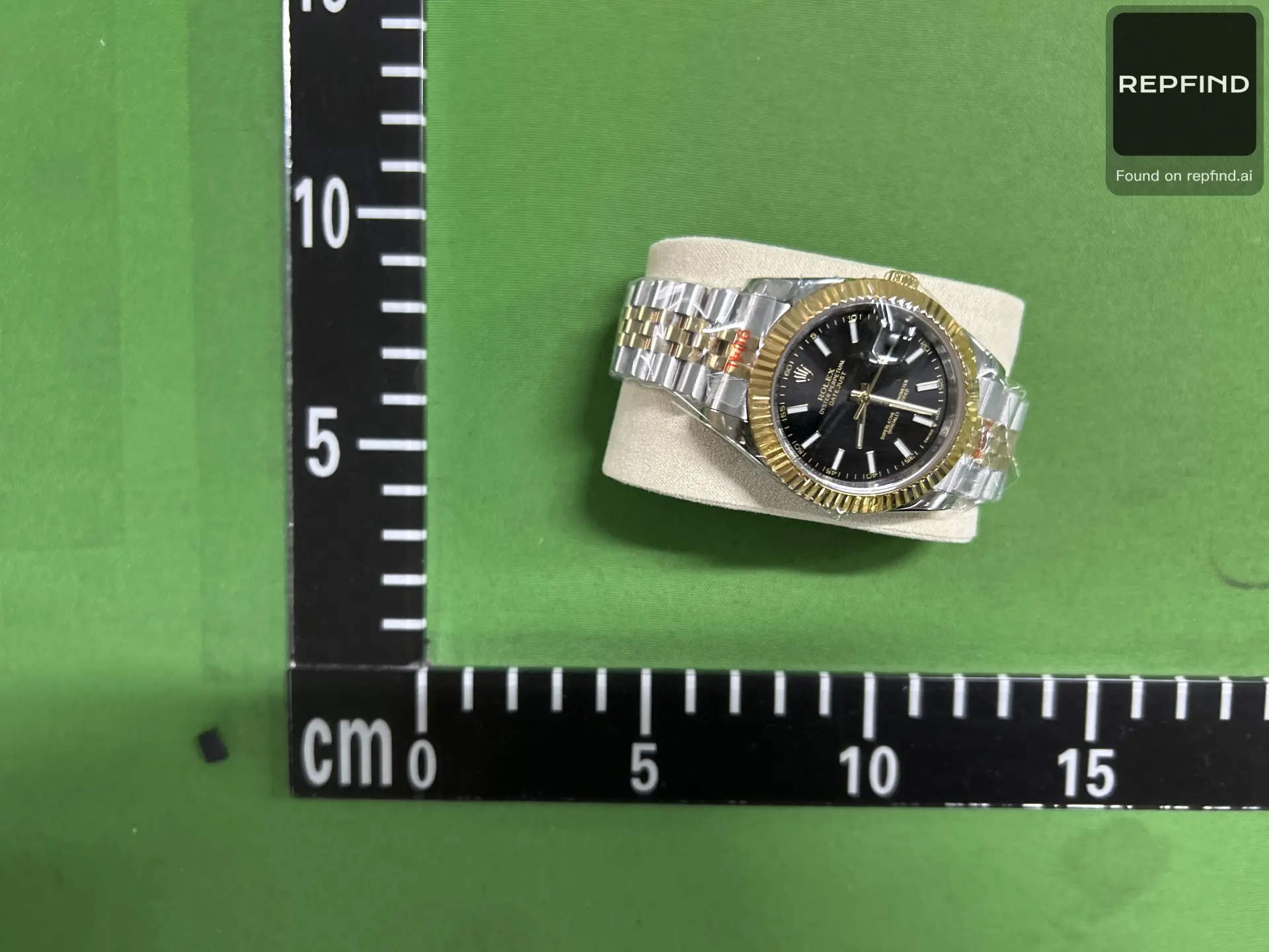 Black Dial Fluted Bezel Bracelet Watch -3