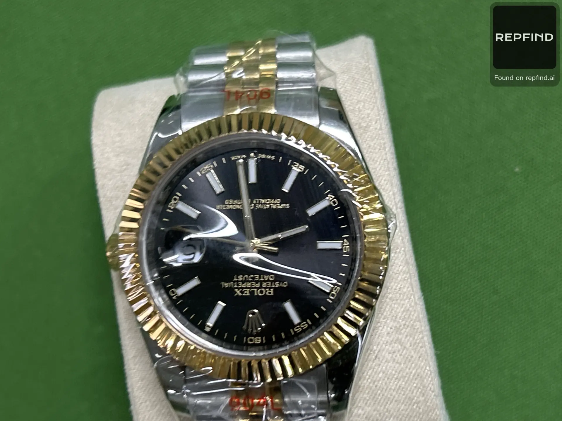 Black Dial Fluted Bezel Bracelet Watch -4