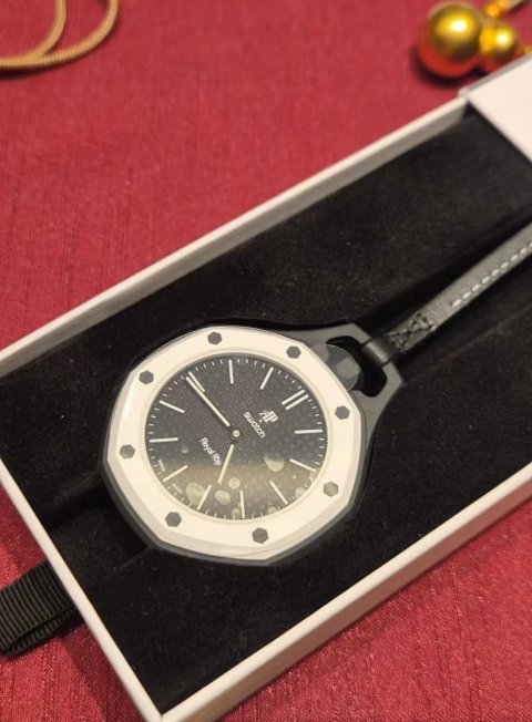 Black Pendant Watch Gift Set