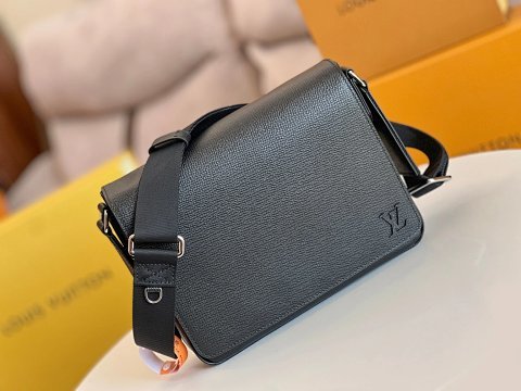 Black Shoulder Bag