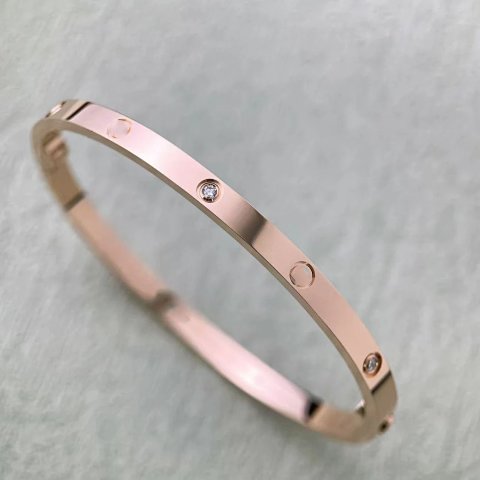 Catie Screw Motif Bangle