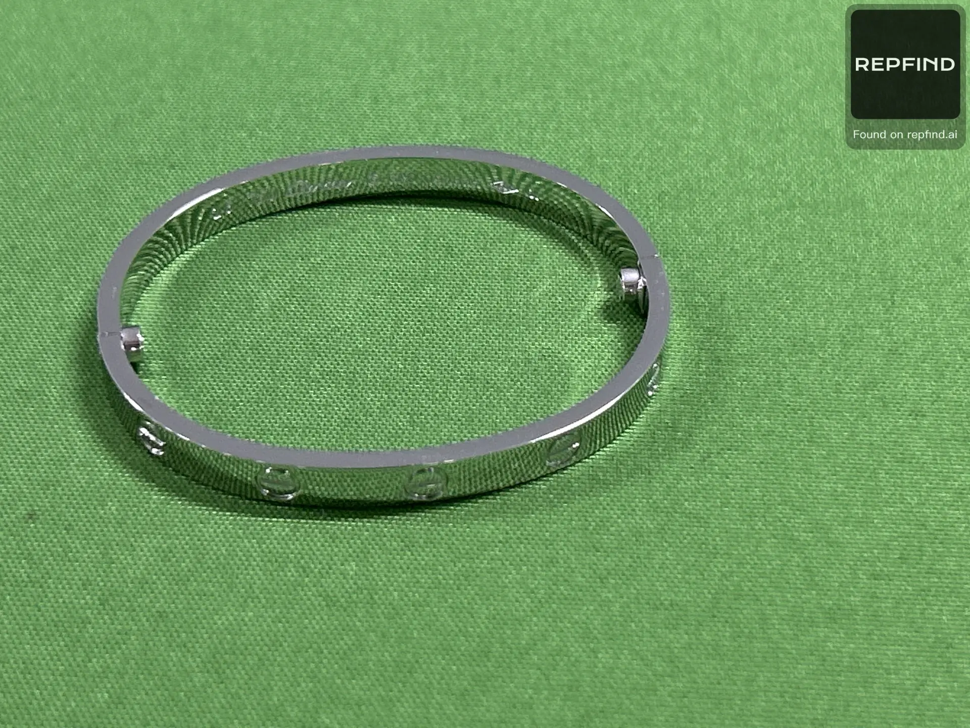 Catie Screw Motif Bangle -2