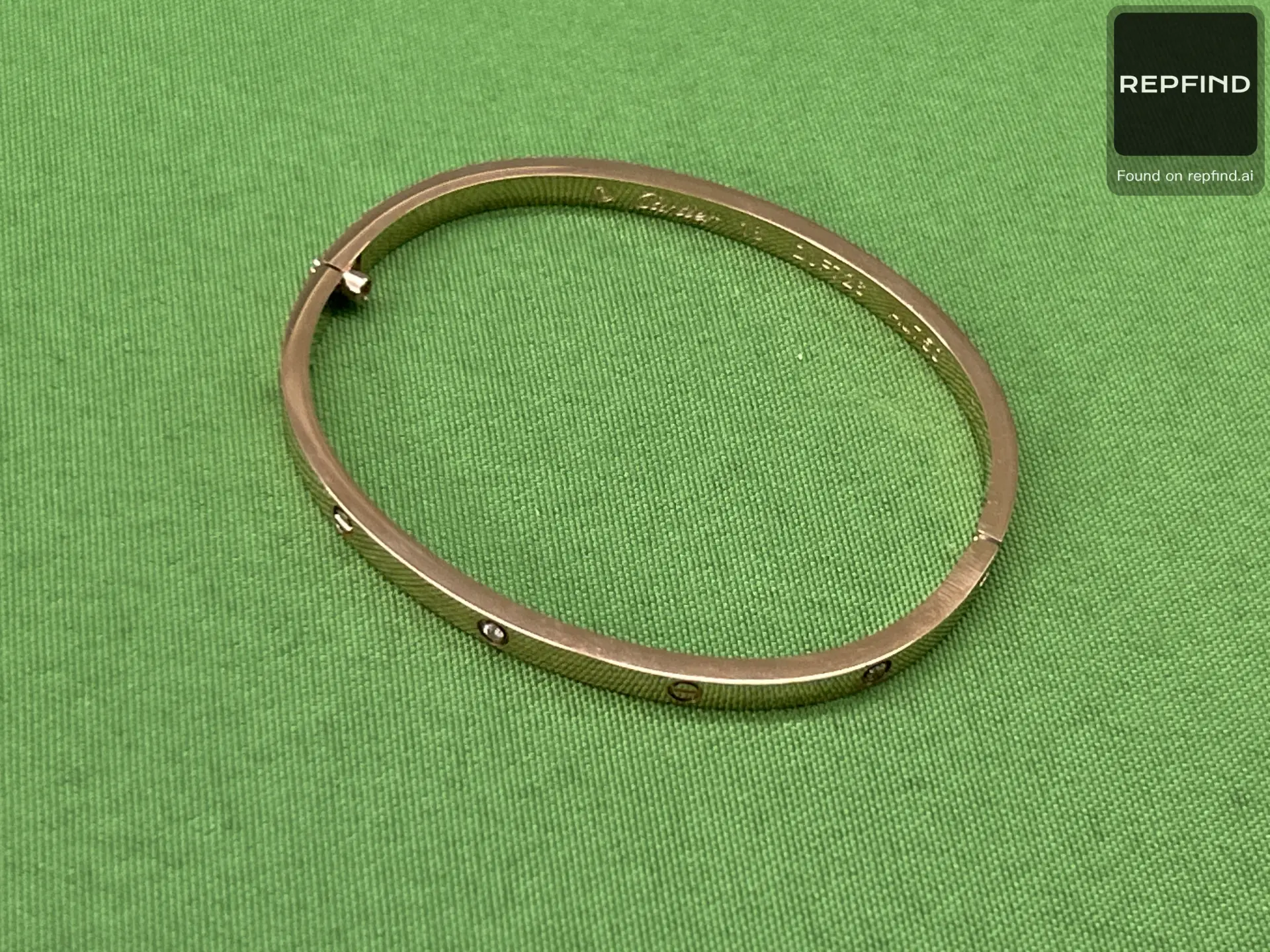 Slim Screw Motif Bangle -5