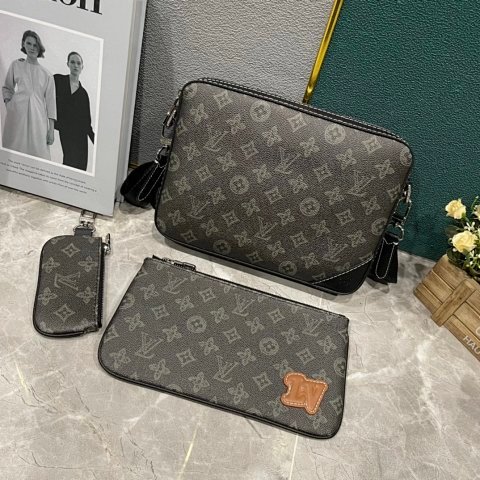 Crossbody Bag and Pouch Set 02