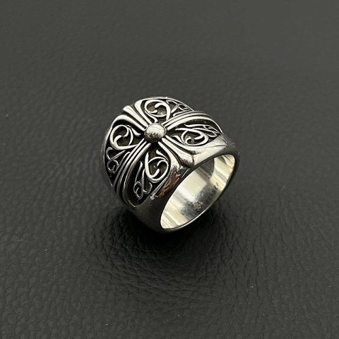 Sculpted Floral Open Ring