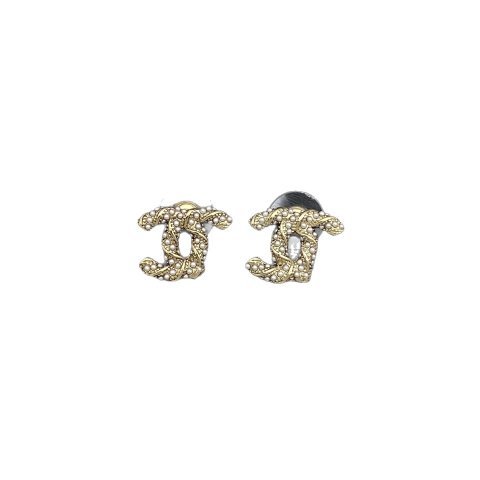 Double-C Pearl-Effect Stud Ear