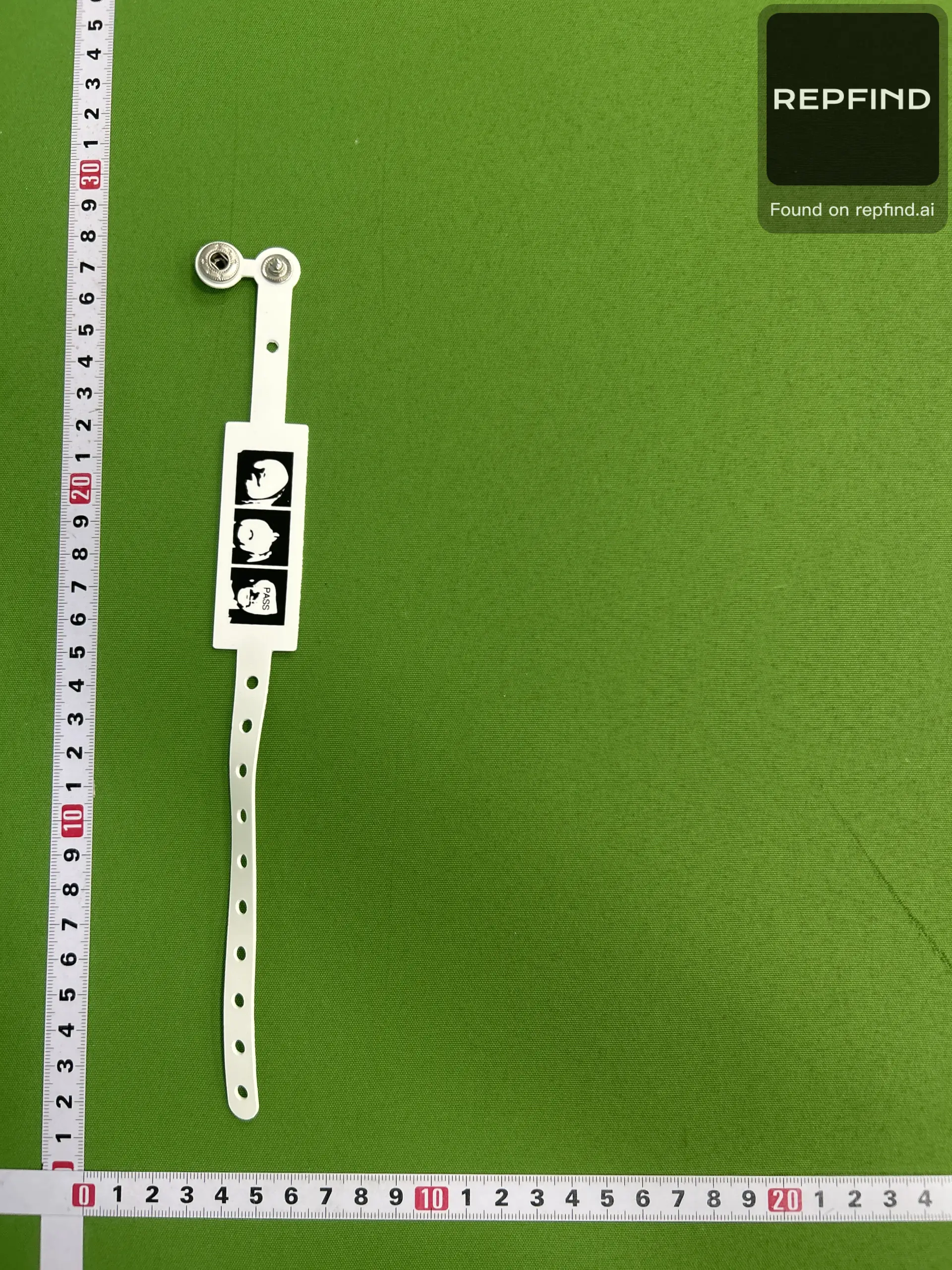 Undercover Klaus Concert Pass Bracelet -4