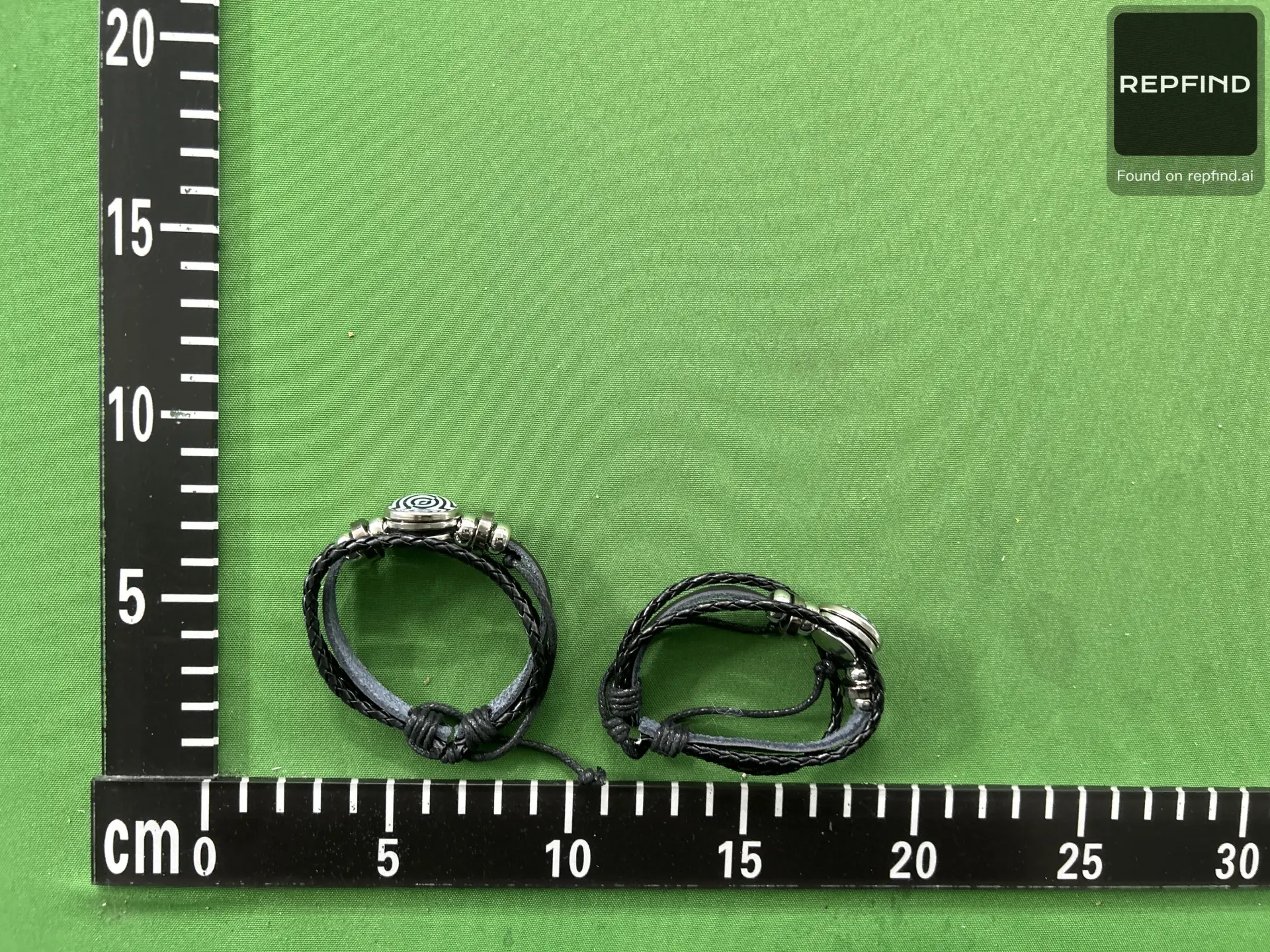 Undercover-Style Spiral Cord Bracelet -2