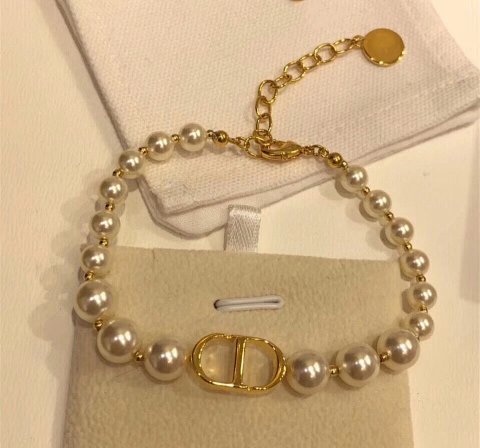 Gold-Tone Pearl-Effect Chain N