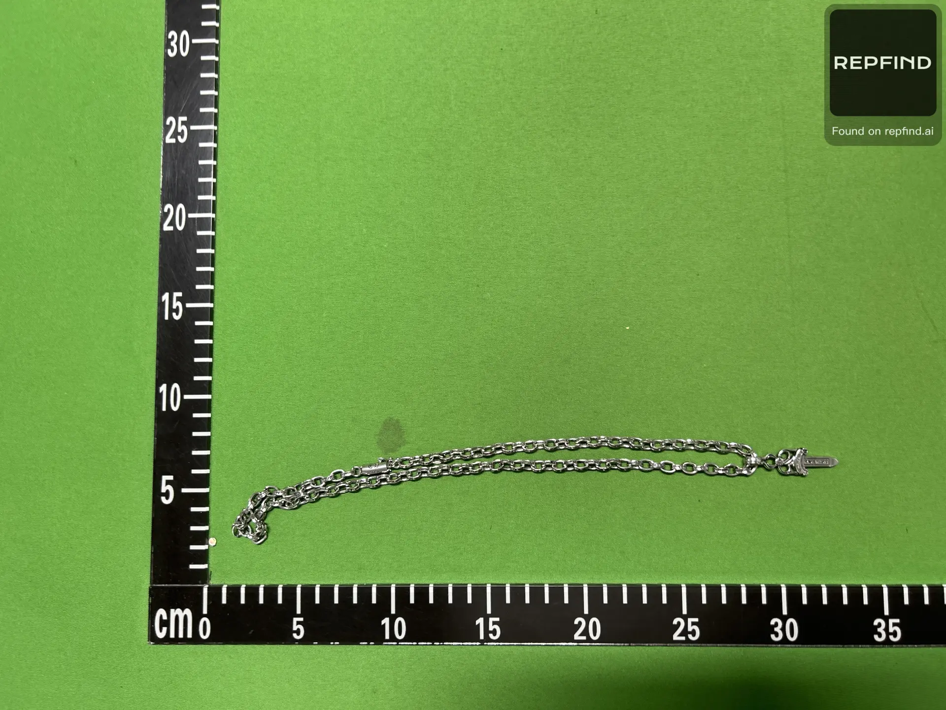 Double-Sided Dagger Pendant Necklace -5