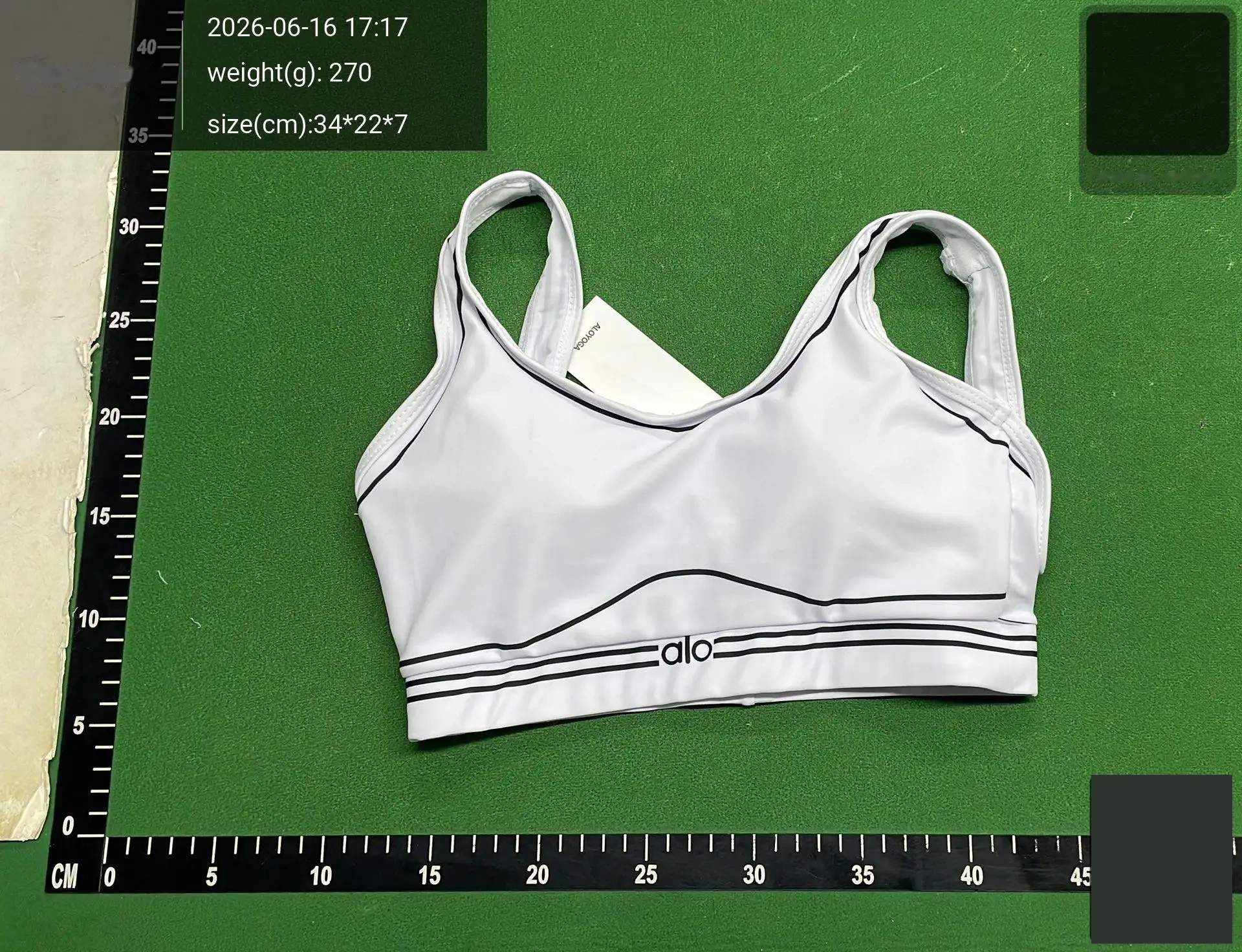 Contrast-Trim Sports Bra and Leggings Set -4