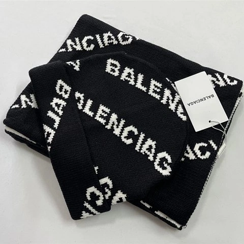 Letter-Pattern Knit Beanie and